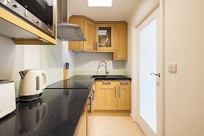 Chelsea Harbour Luxury Apartment