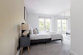 Chelsea Harbour Luxury Apartment