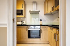 Chelsea Harbour Luxury Apartment