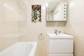 Chelsea Harbour Luxury Apartment