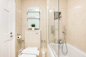 Chelsea Harbour Luxury Apartment