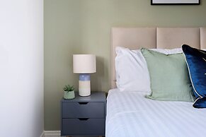 Chelsea Harbour Luxury Apartment