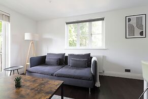 Chelsea Harbour Luxury Apartment