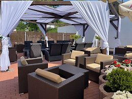 Amara-Gasthaus-Festsaal-Pension