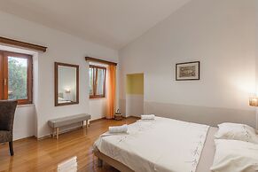 Pool House In Greenery