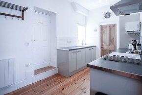 Sea Glass - 2 Bedroom Apartment - Manorbier