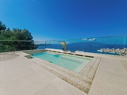 Sunset Shoreline Saranda Hotel