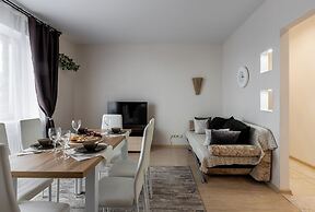 Modern 3-rooms apartment Musical Theater