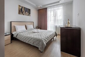 Modern 3-rooms apartment Musical Theater