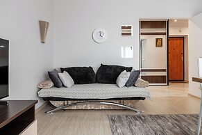 Modern 3-rooms apartment Musical Theater