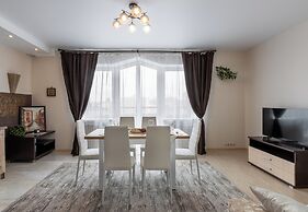 Modern 3-rooms apartment Musical Theater