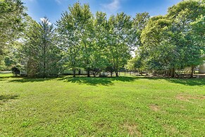 Pet-friendly Charlotte Home w/ Deck Near Uptown!