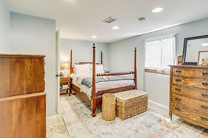 Pet-friendly Annapolis Home: Walk to Beach!