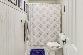 Pet-friendly Annapolis Home: Walk to Beach!