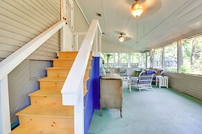 Pet-friendly Annapolis Home: Walk to Beach!