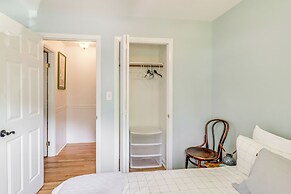 Pet-friendly Annapolis Home: Walk to Beach!