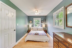 Pet-friendly Annapolis Home: Walk to Beach!