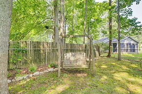 Pet-friendly Annapolis Home: Walk to Beach!