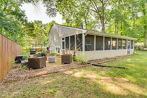 Pet-friendly Annapolis Home: Walk to Beach!