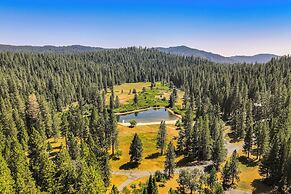 California Mountain Cabin w/ Lake Access & Deck!