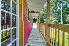 Waterfront Berry Lake Getaway w/ Sunroom!
