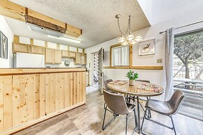 Relaxing Ruidoso Retreat: Walk to Midtown!