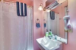 Cozy Boothbay Studio w/ Patio ~ 5 Mi to Harbor!