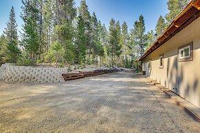 Woodsy Cabin Retreat ~ 4 Mi to Crescent Lake!