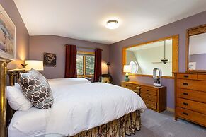 13 Liftside 3 Bedroom Townhouse by RedAwning