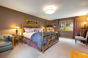 13 Liftside 3 Bedroom Townhouse by RedAwning