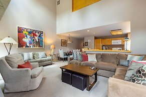 13 Liftside 3 Bedroom Townhouse by RedAwning