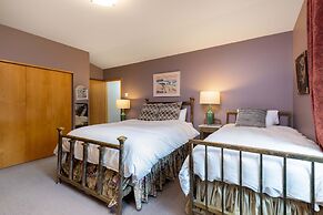 13 Liftside 3 Bedroom Townhouse by RedAwning