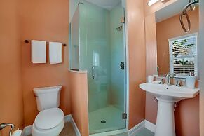 Beach House On Bayview - 1940 Bayview Dr 6 Bedroom Home by RedAwning