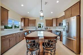 Beach House On Bayview - 1940 Bayview Dr 6 Bedroom Home by RedAwning