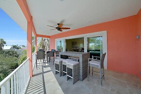 Beach House On Bayview - 1940 Bayview Dr 6 Bedroom Home by RedAwning