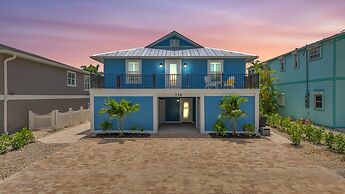 218 Primo Dr - Mermaid Beach House 2 Bedroom Home by RedAwning