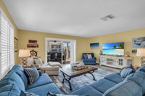 218 Primo Dr - Beach House 3 Bedroom Home by RedAwning