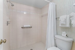 Pelican Watch 604 3 Bedroom Condo by RedAwning