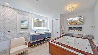 Almost Heaven 5 Bedroom Home by RedAwning