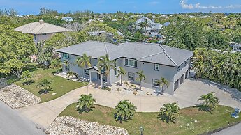 Almost Heaven 5 Bedroom Home by RedAwning