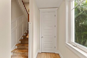 Seaside Haven 4 Bedroom Home by RedAwning