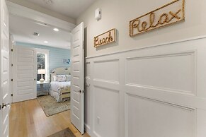 Seaside Haven 4 Bedroom Home by RedAwning