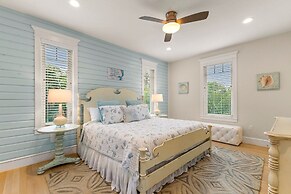 Seaside Haven 4 Bedroom Home by RedAwning