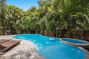 Seaside Haven 4 Bedroom Home by RedAwning