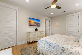 Seaside Haven 4 Bedroom Home by RedAwning