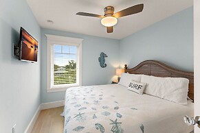 Seaside Haven 4 Bedroom Home by RedAwning