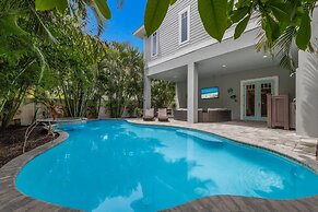 Seaside Haven 4 Bedroom Home by RedAwning