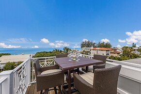 Seaside Haven 4 Bedroom Home by RedAwning