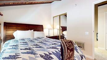 Mammoth Ski & Racquet Club #118 2 Bedroom Condo by RedAwning