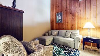 Mammoth Ski & Racquet Club #118 2 Bedroom Condo by RedAwning